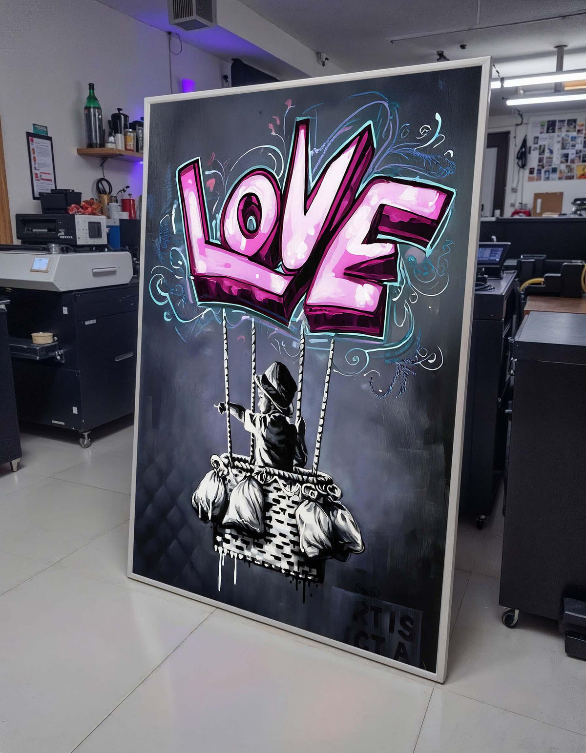 Banksy Hot Air Balloon Graffiti, Graffiti Love Balloon Art, Whimsical Street Art Style, Bold Love-Themed Wall Decor, Unique Romantic Canvas